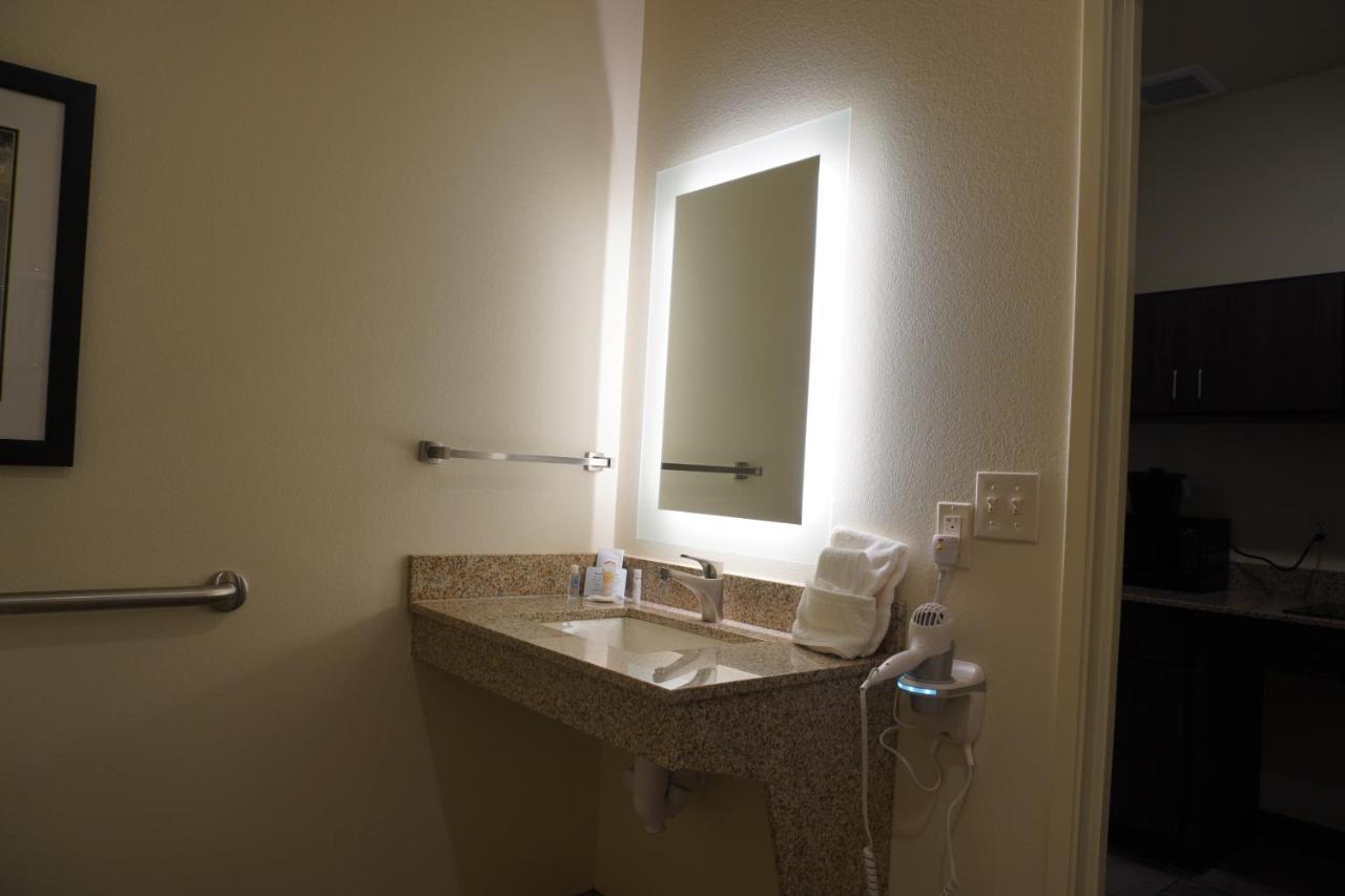 Comfort Inn & Suites Medina ภายนอก รูปภาพ