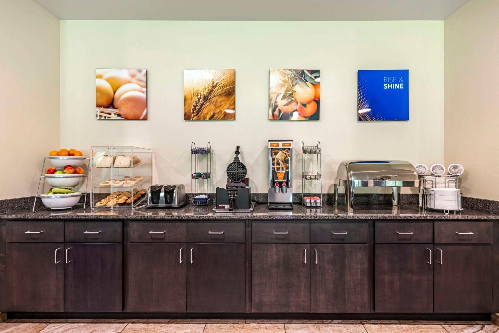 Comfort Inn & Suites Medina ภายนอก รูปภาพ