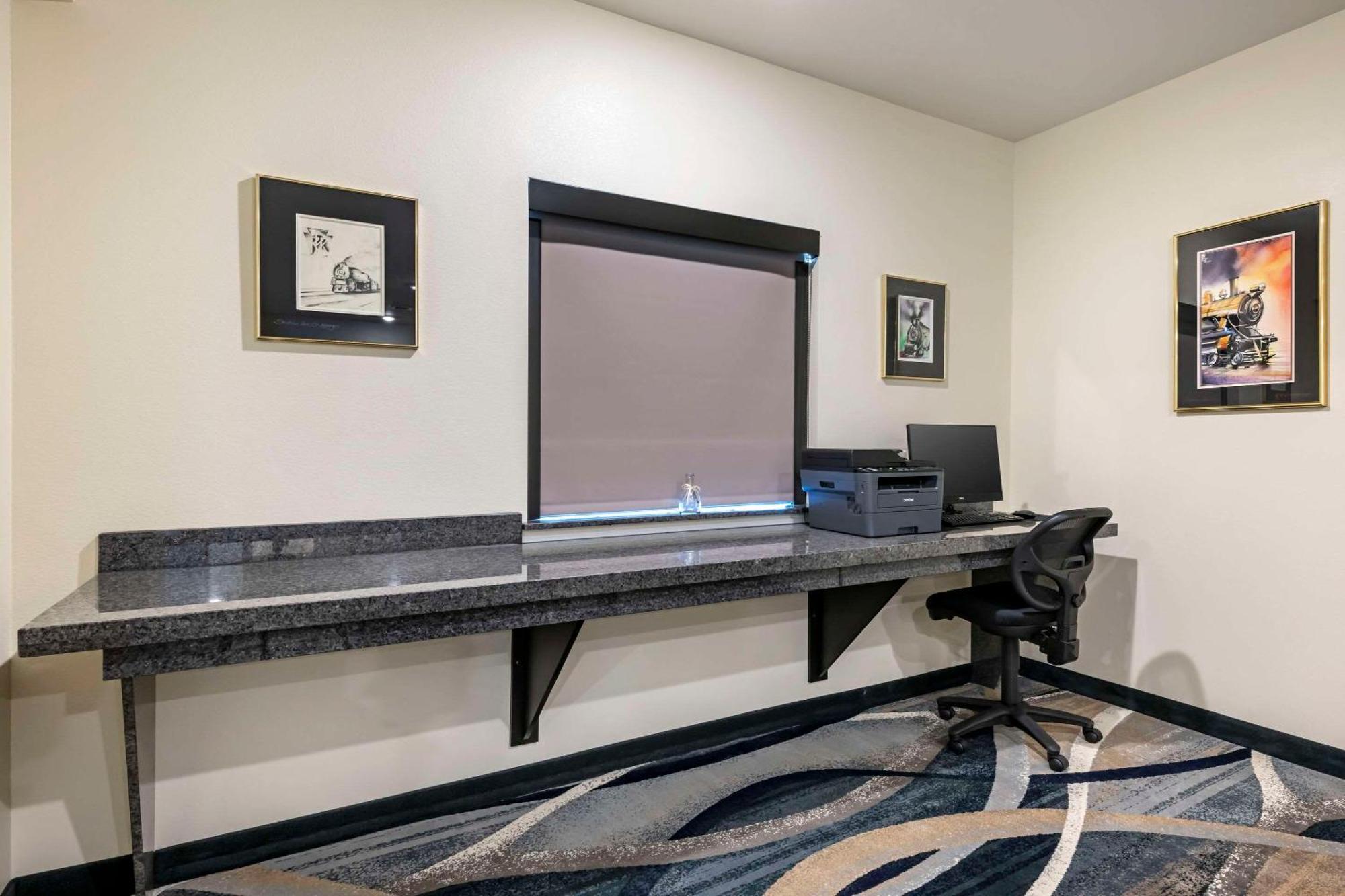 Comfort Inn & Suites Medina ภายนอก รูปภาพ